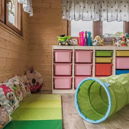 Summer House By The Sea With Bbq And Playroom *