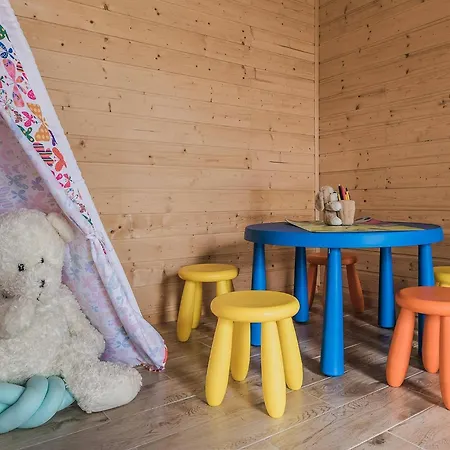 Vakantiehuis Summer House By The Sea With Bbq And Playroom Świerzno