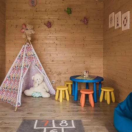 Summer House By The Sea With Bbq And Playroom Vakantiehuis